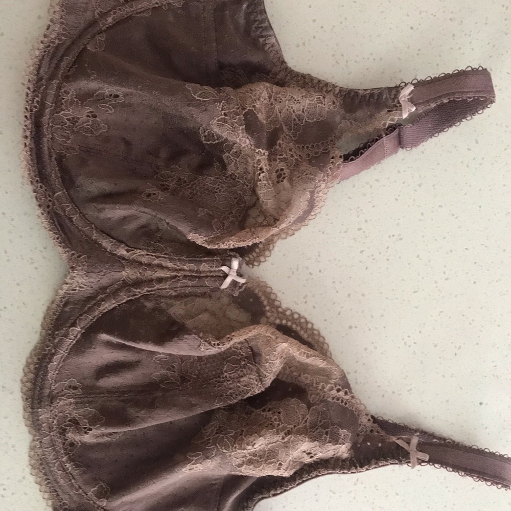 Barely worn Panache size 36F lilac bra.